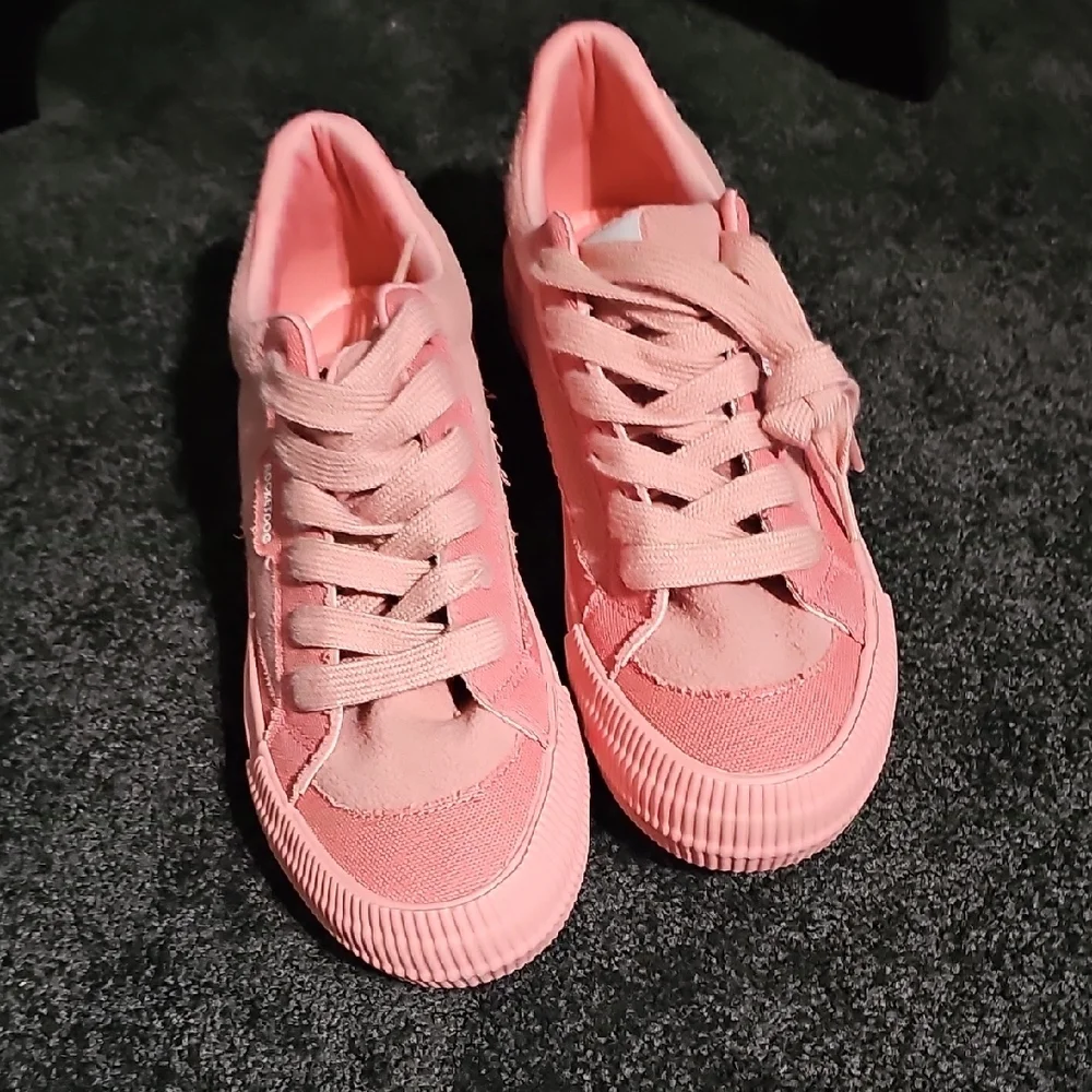 Women's Pink Sneakers - Picture 4 of 9